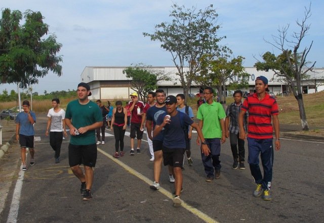Décimo Cuarta Caminata por la Salud