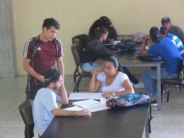 Estudiantes UNEXPO