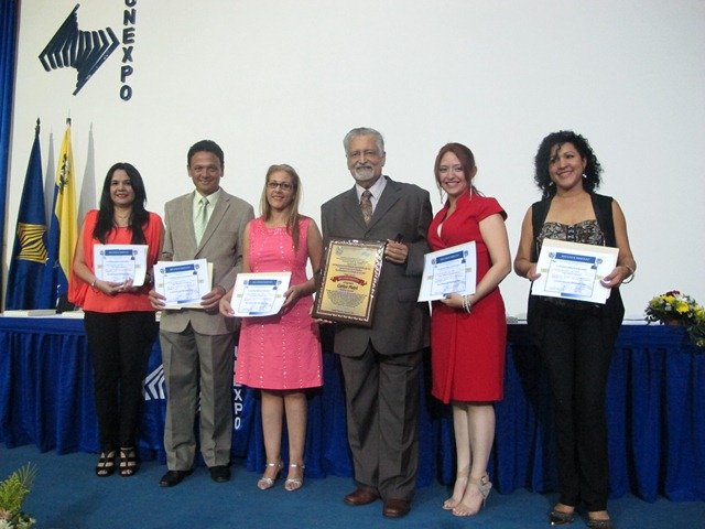 Entrega de Placas y Reconocimientos